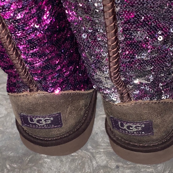 REVERSIBLE PINK SILVER UGGS - Picture 2 of 3